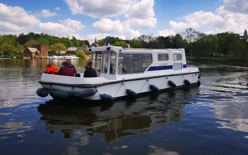 Location de bateau sans permis à la journée en Mayenne